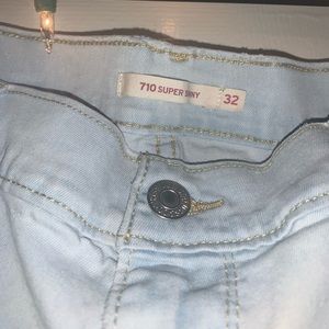 Levi’s Jeans